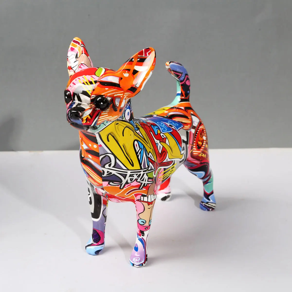 Modern Painted Graffiti Chihuahua Dog Sculptures and Statues Decorations Resin Crafts