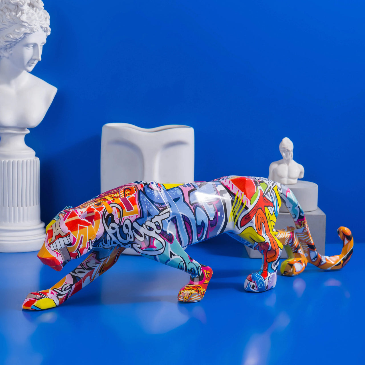 Modern Painted Graffiti Leopard Sculptures and Statues Office Ornaments Resin Crafts