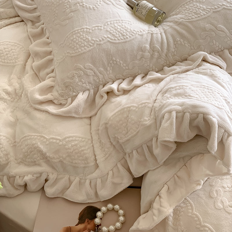 Luxury White Pink 3D Carved Velvet Girl Winter Ruffles Duvet Cover Set, Velvet Fleece Fabric Bedding Set