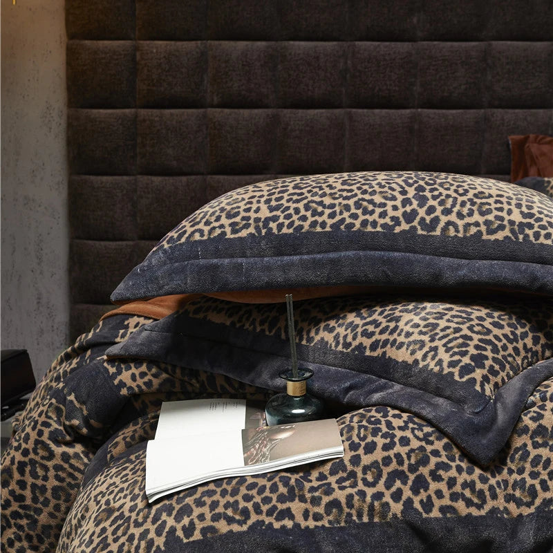 Luxury Leopard Printed Pattern Long Stripe Crystal Velvet Fleece Duvet Cover Bedding Set