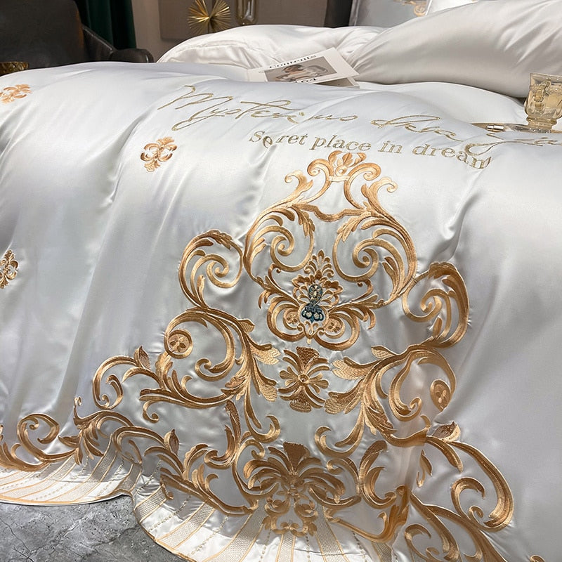 Luxury White Gold Baroque Europe Embroidery Duvet Cover Set, Polyester Bedding Set