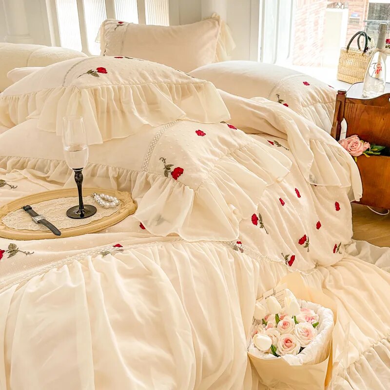 Red Rose Romantic Lace Ruffles Patchwork Embroidery Wedding Duvet Cover, Velvet Fleece Bedding Set