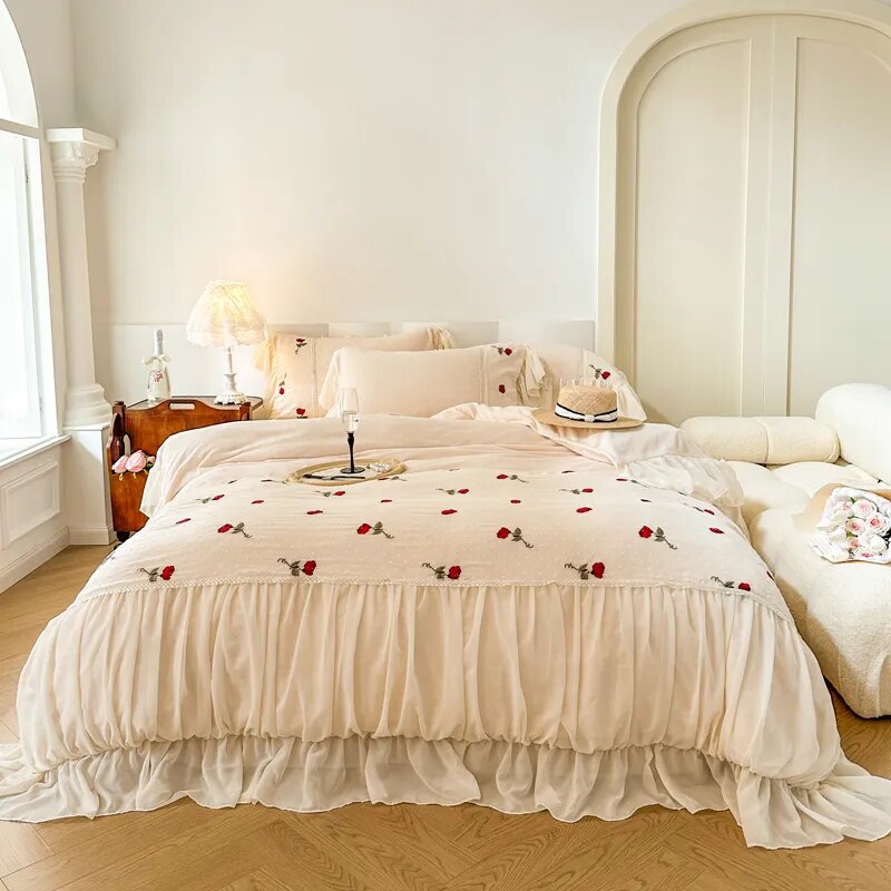 Red Rose Romantic Lace Ruffles Patchwork Embroidery Wedding Duvet Cover, Velvet Fleece Bedding Set