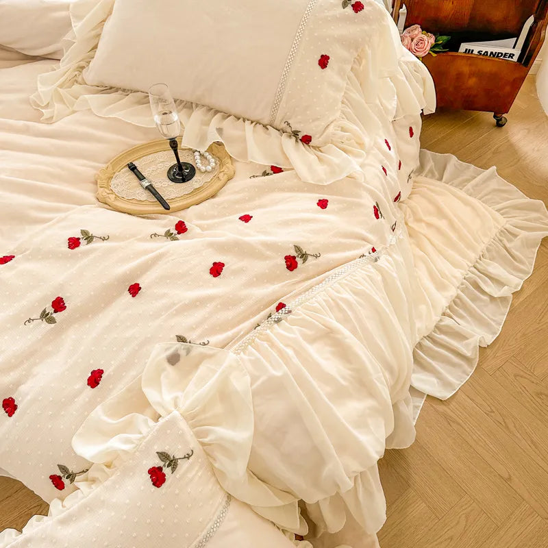 Red Rose Romantic Lace Ruffles Patchwork Embroidery Wedding Duvet Cover, Velvet Fleece Bedding Set