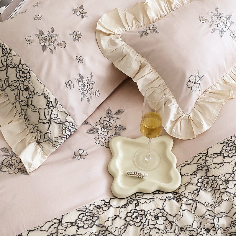 Cozy Pink Romantic French Floral Lace Patchwork Duvet Cover Set, 600TC Egyptian Cotton Bedding Set