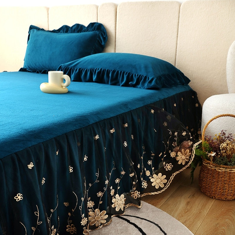 Blue Gold Flower Crystal Velvet European Princess Bed Skirt Patchwork Duvet Cover Bedding Set