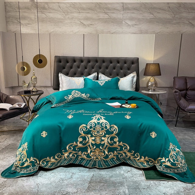 Luxury White Gold Baroque Europe Embroidery Duvet Cover Set, Polyester Bedding Set