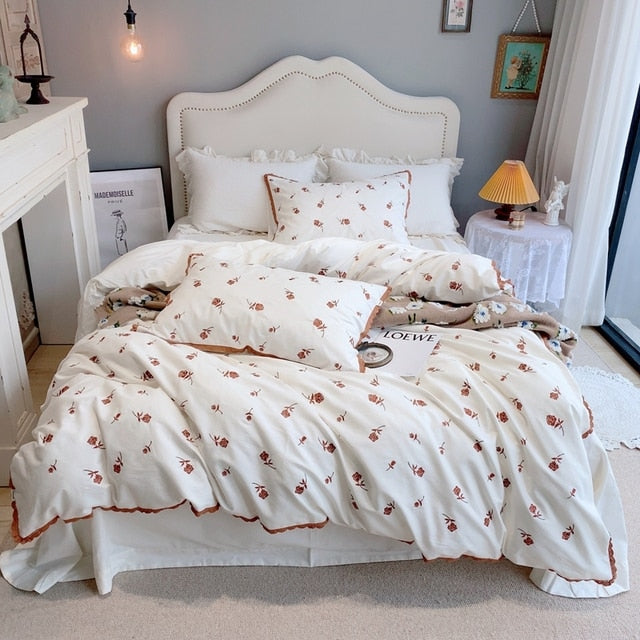 Rose White Vintage Lace Ruffles Duvet Cover Set, 1000TC Egyptian Cotton Bedding Set